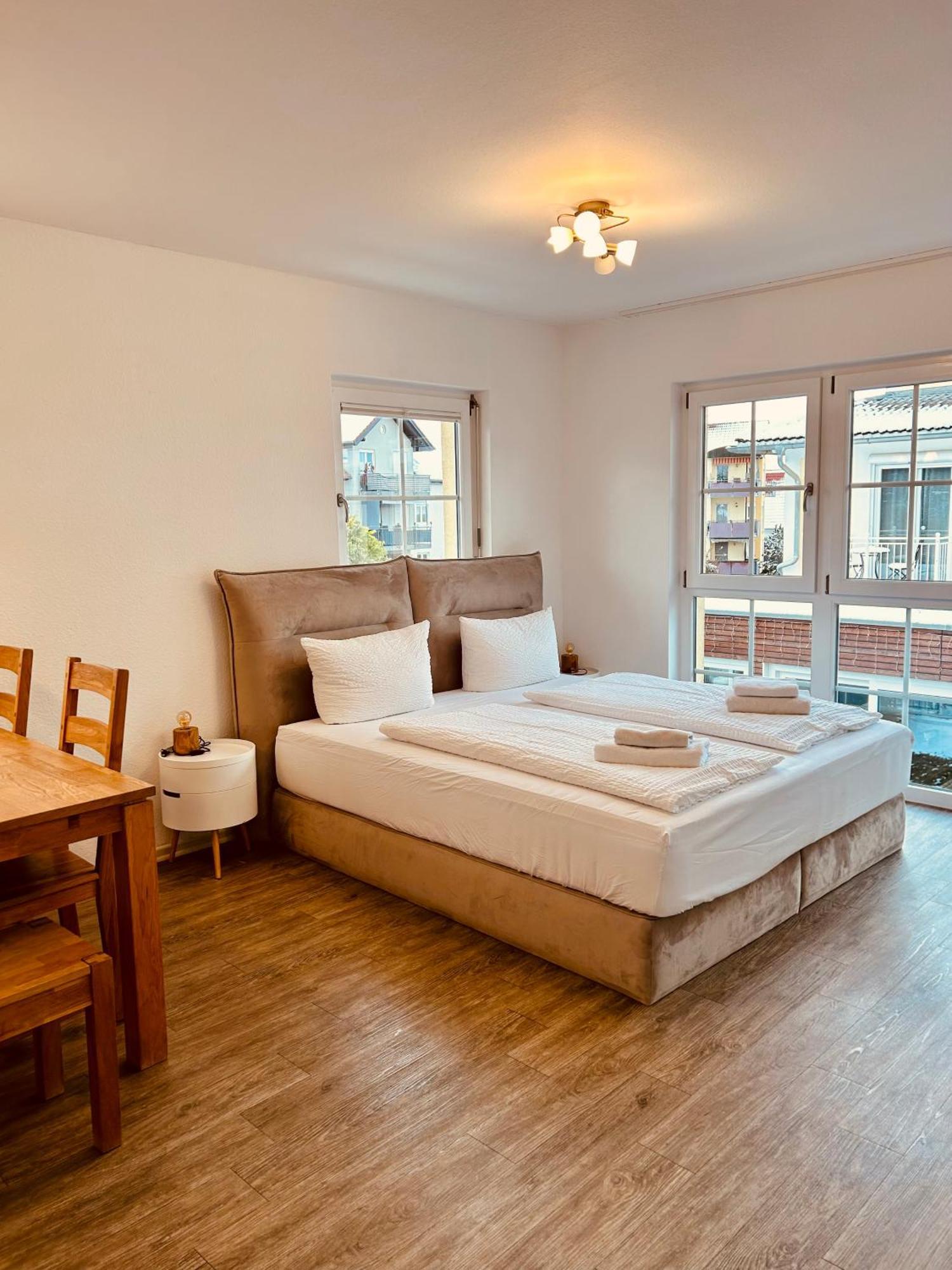 Apartments Maxim รูสท์ ภายนอก รูปภาพ